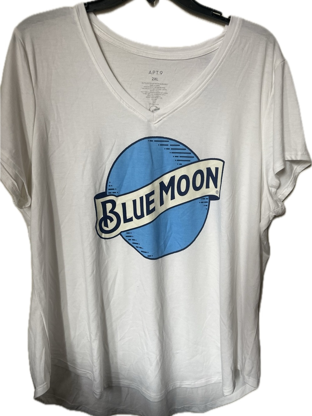 New Apt. 9 White V-Neck Tee with Blue Moon Graphic NWT Blue Moon Enthusiast